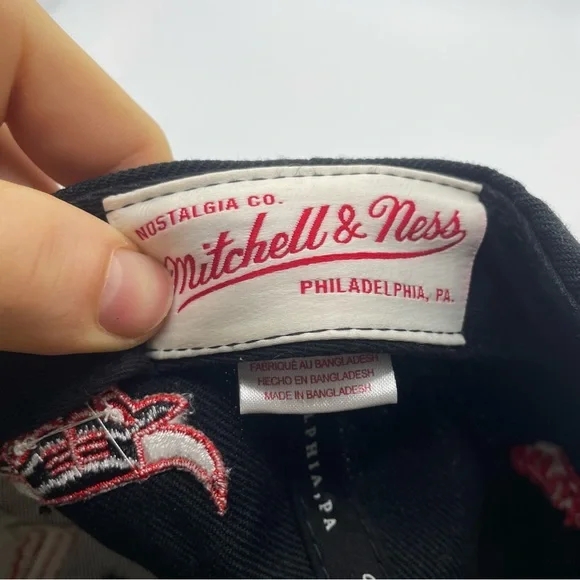 CHICAGO BULLS MITCHELL & NESS SNAPBACK HAT ADULT ADJUSTABLE Embroidered Black - Picture 7 of 8